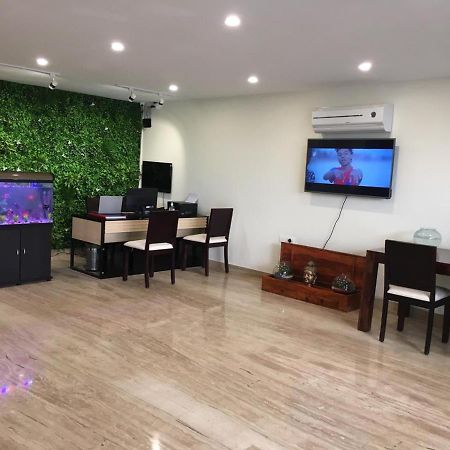 Mavens Inn Gurgaon Exteriör bild
