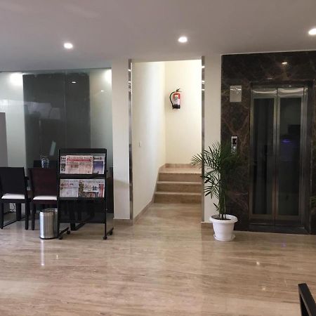 Mavens Inn Gurgaon Exteriör bild
