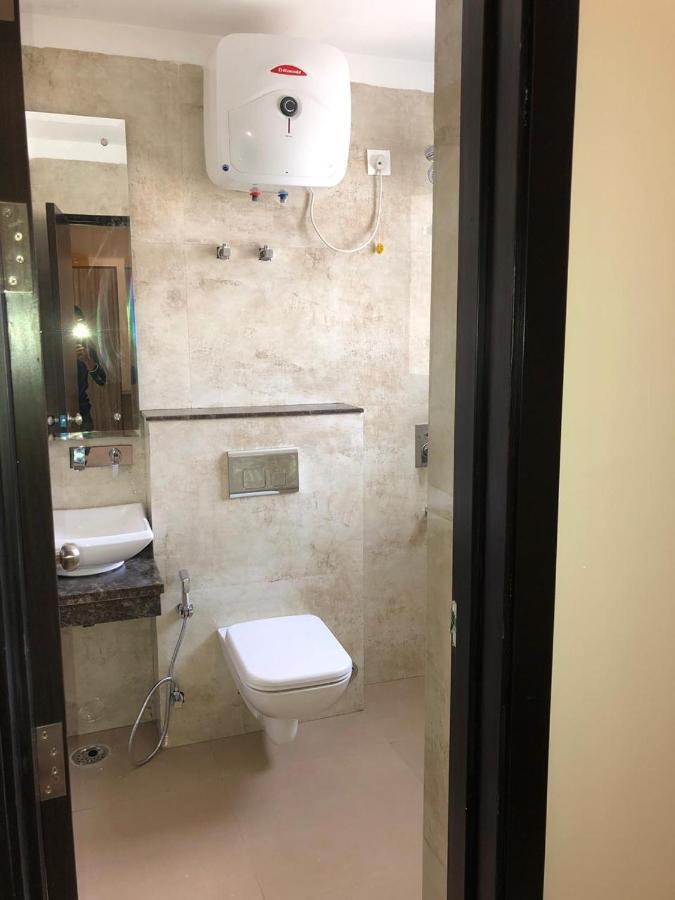 Mavens Inn Gurgaon Exteriör bild
