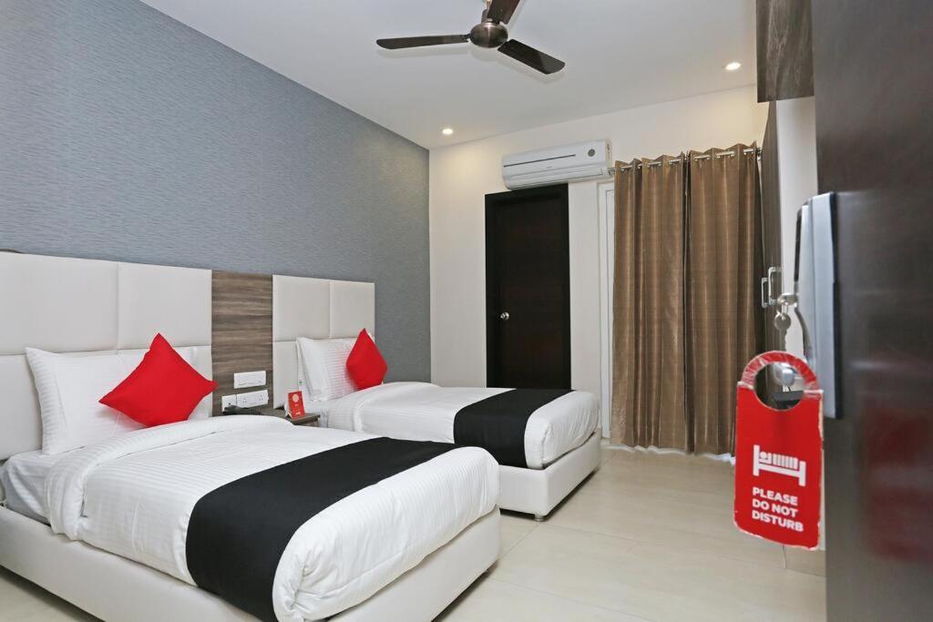 Mavens Inn Gurgaon Exteriör bild